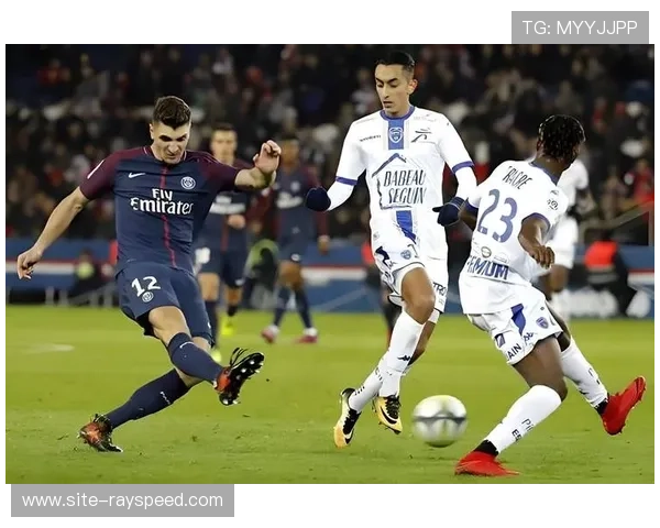 巴黎圣日耳曼2-1巴黎FC，马尔基尼奥斯替补登场稳定防线
