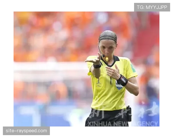 观点:为迎合高压潮流,法甲裁判对身体对抗的尺度是否过于宽松?